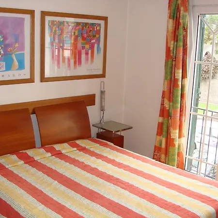 מלון דירות Turisticos Avenue Park פונשל
