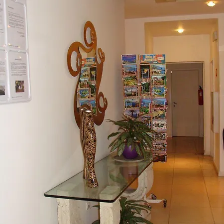 Turisticos Avenue Park פונשל